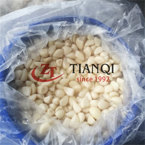 salted-garlic-peeled-garlic-in-brine salted-garlic-peeled-garlic-in-brine